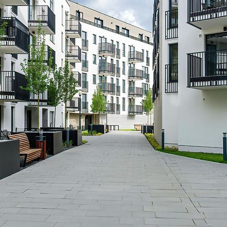 Stylish & Comfy Garbary Apartments With Parking By Noclegi Renters Poznan Dış mekan fotoğraf