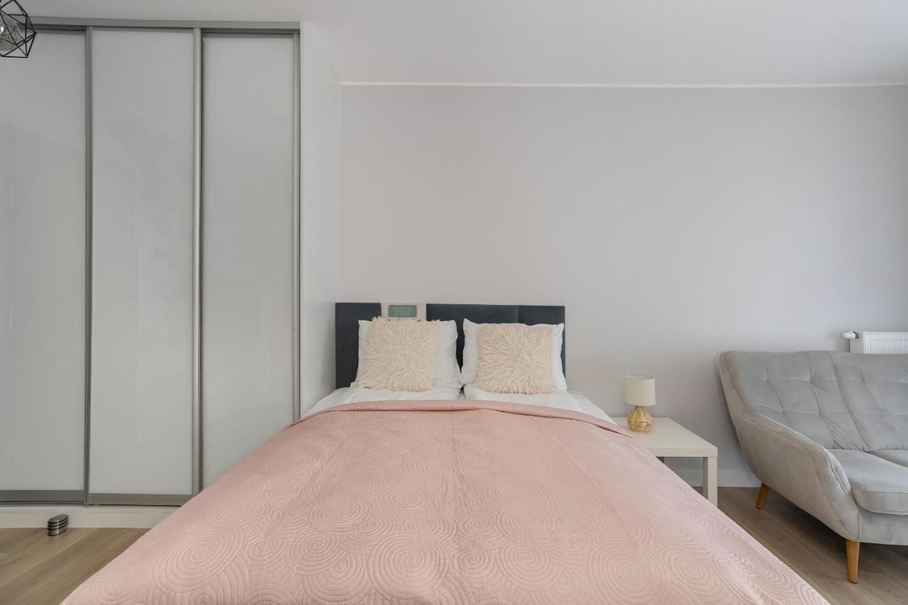 Stylish & Comfy Garbary Apartments With Parking By Noclegi Renters Poznan Dış mekan fotoğraf