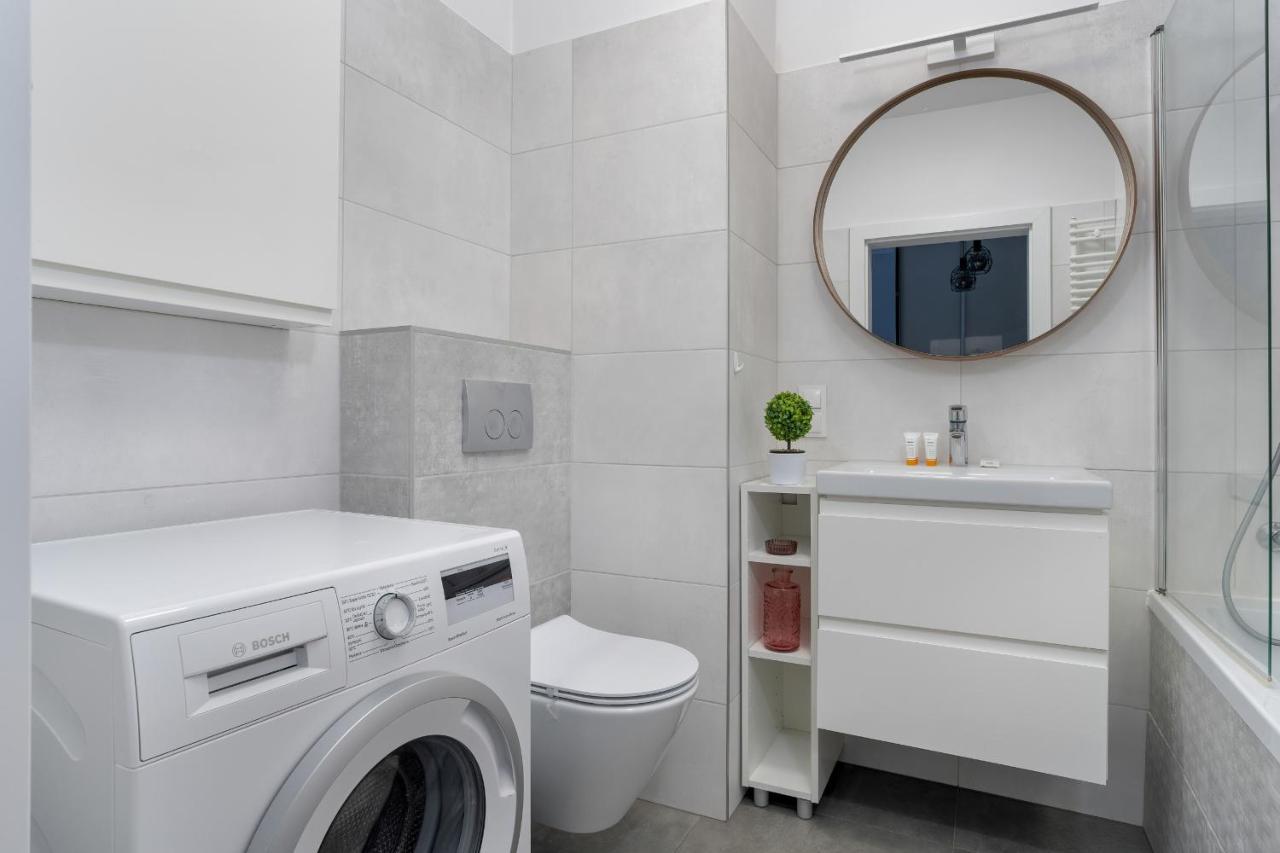 Stylish & Comfy Garbary Apartments With Parking By Noclegi Renters Poznan Dış mekan fotoğraf