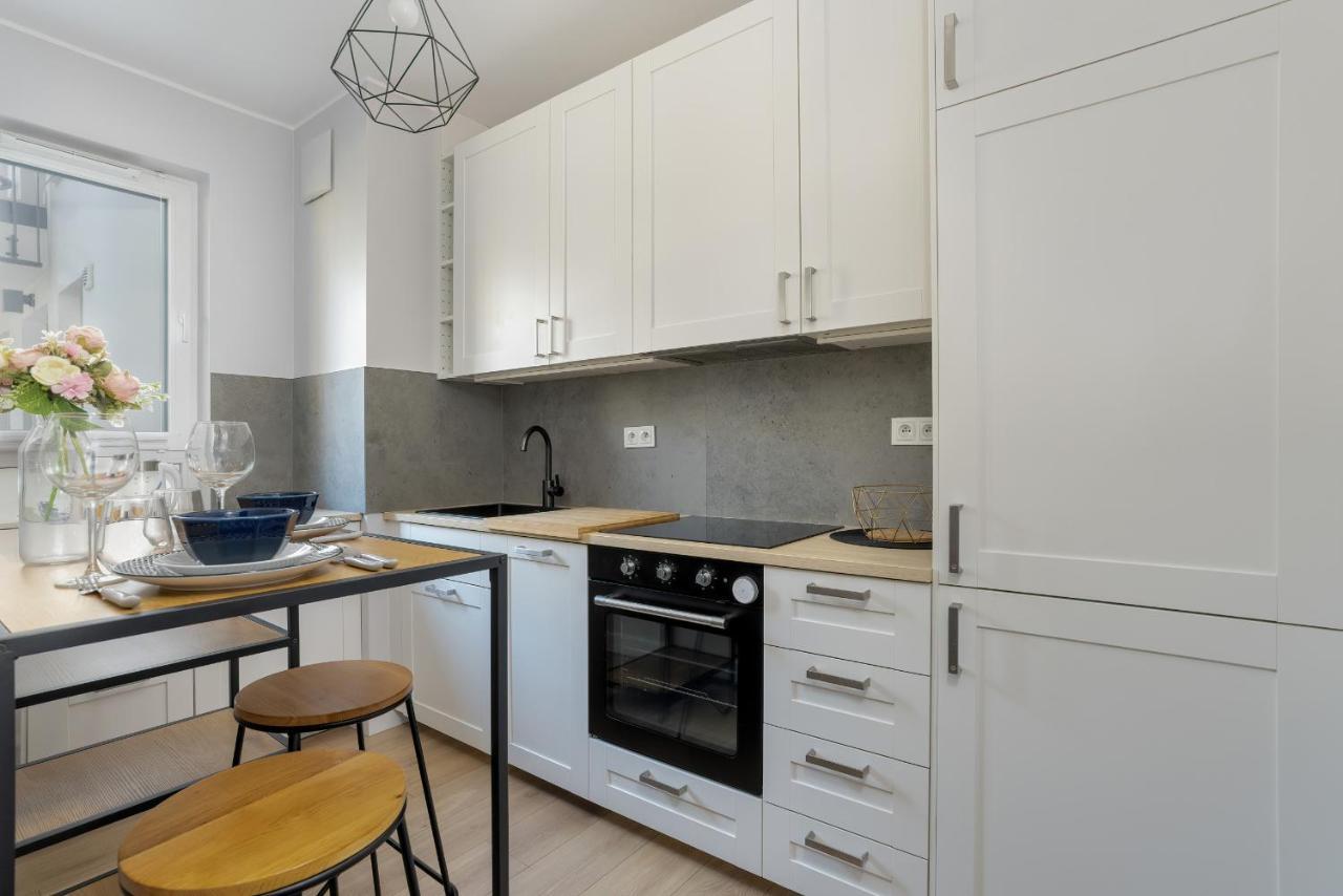Stylish & Comfy Garbary Apartments With Parking By Noclegi Renters Poznan Dış mekan fotoğraf