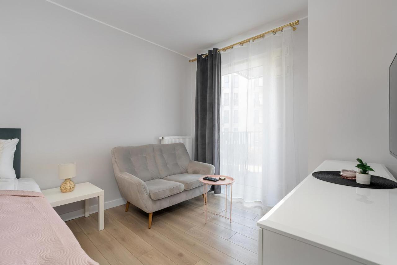 Stylish & Comfy Garbary Apartments With Parking By Noclegi Renters Poznan Dış mekan fotoğraf