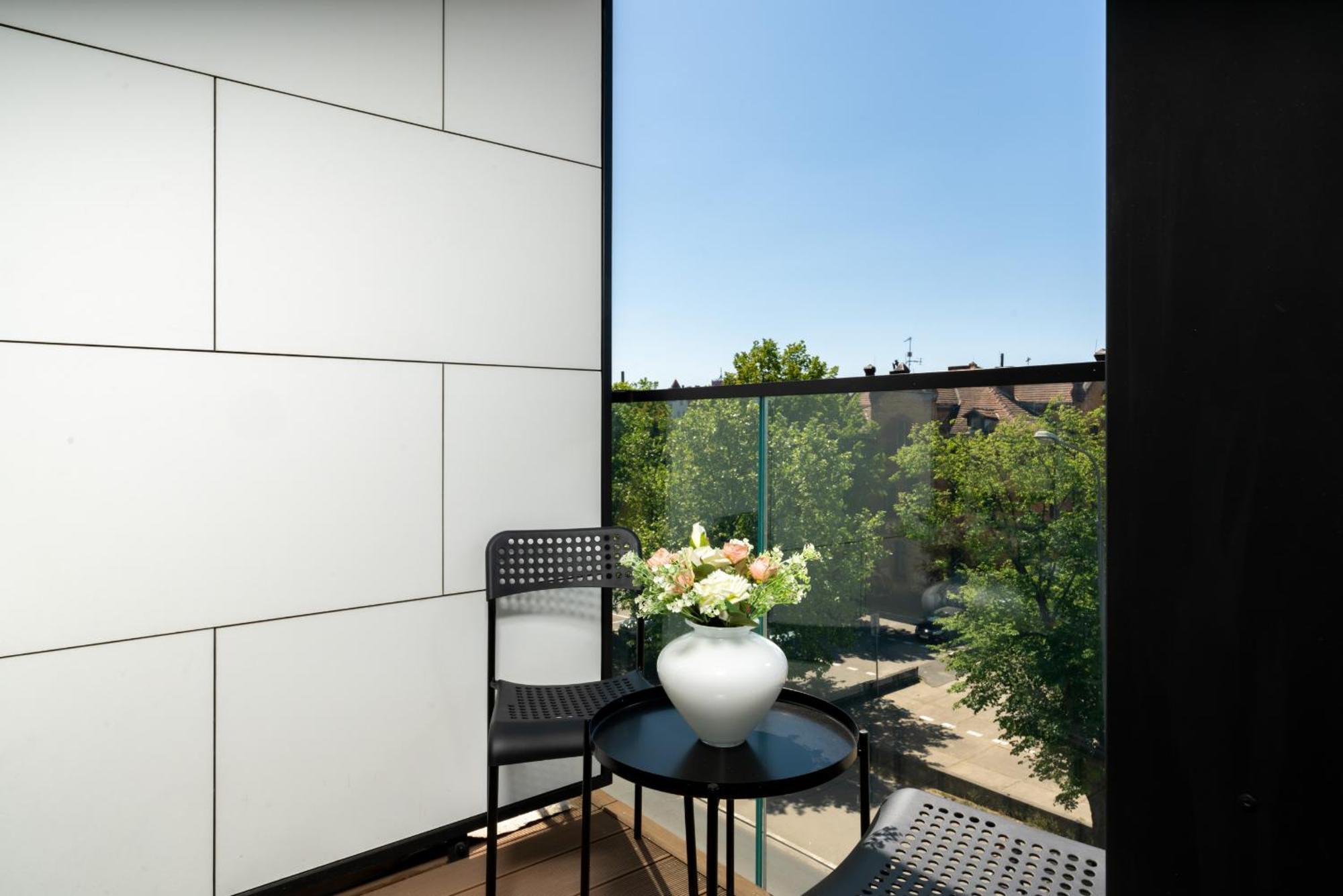 Stylish & Comfy Garbary Apartments With Parking By Noclegi Renters Poznan Dış mekan fotoğraf