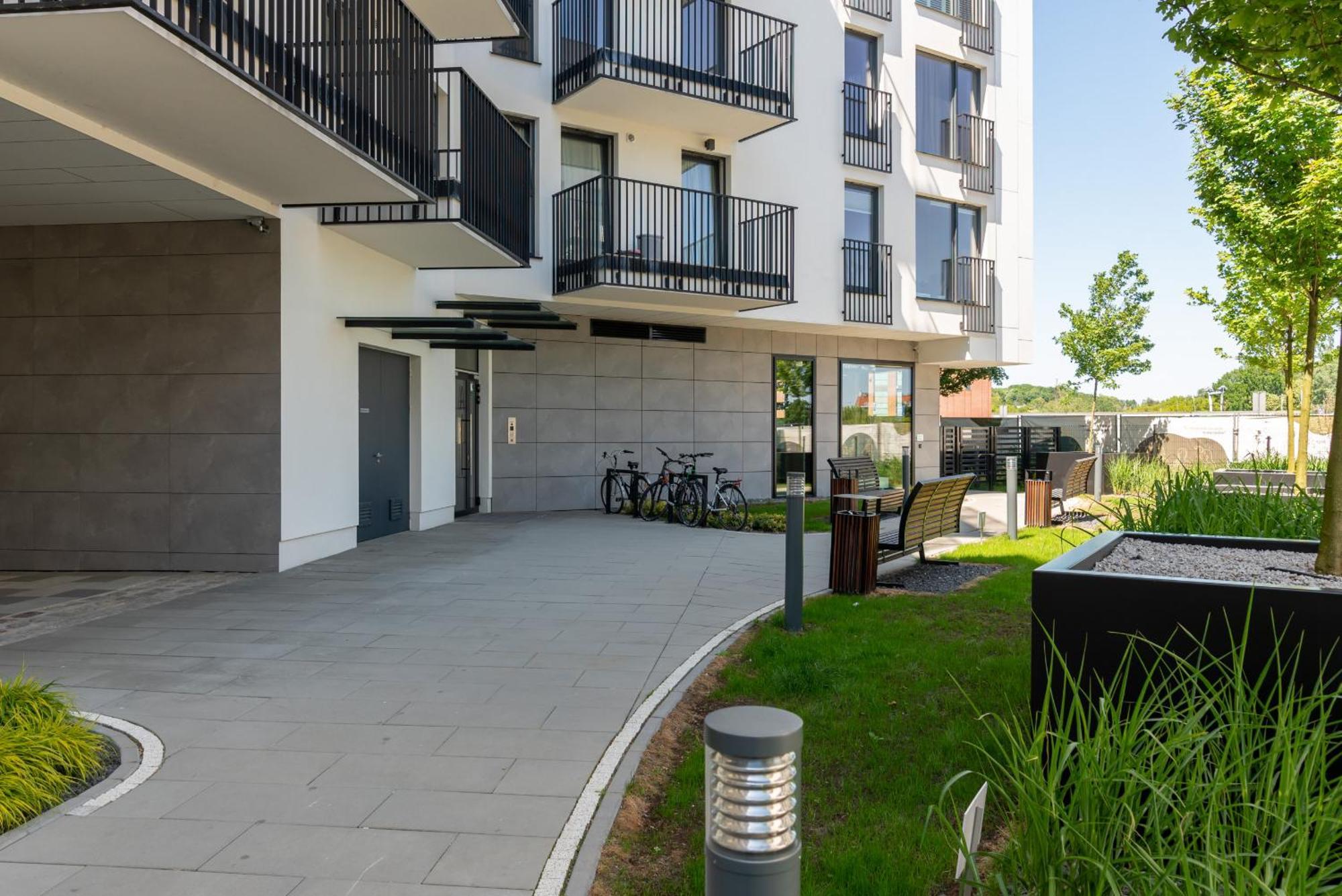 Stylish & Comfy Garbary Apartments With Parking By Noclegi Renters Poznan Dış mekan fotoğraf