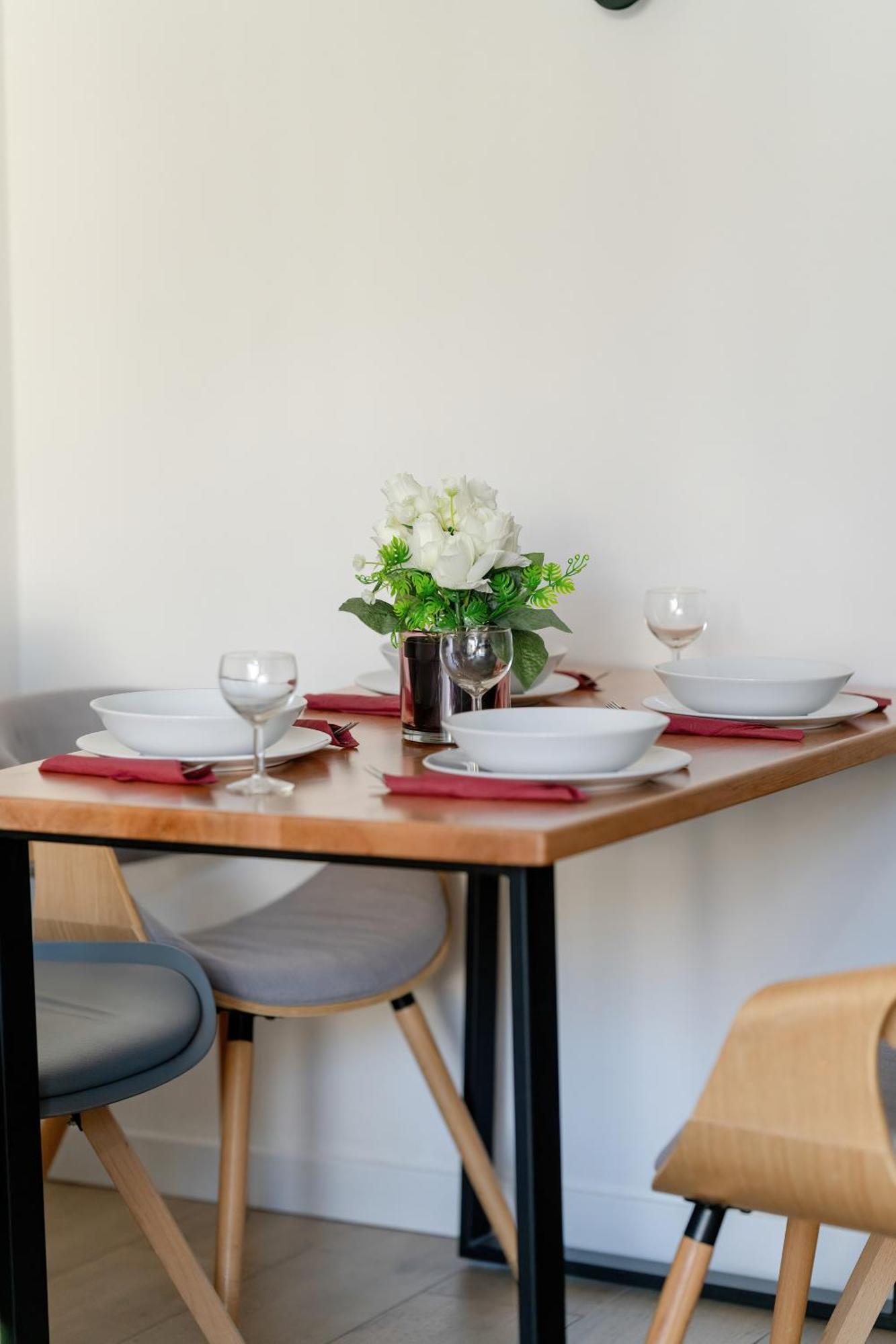 Stylish & Comfy Garbary Apartments With Parking By Noclegi Renters Poznan Dış mekan fotoğraf